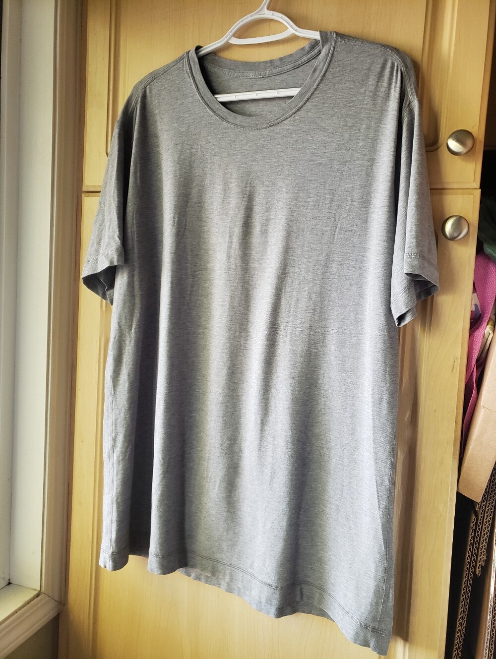 lululemon athletica Men's Short Sleeve Crew T-Shirt - Light Gray